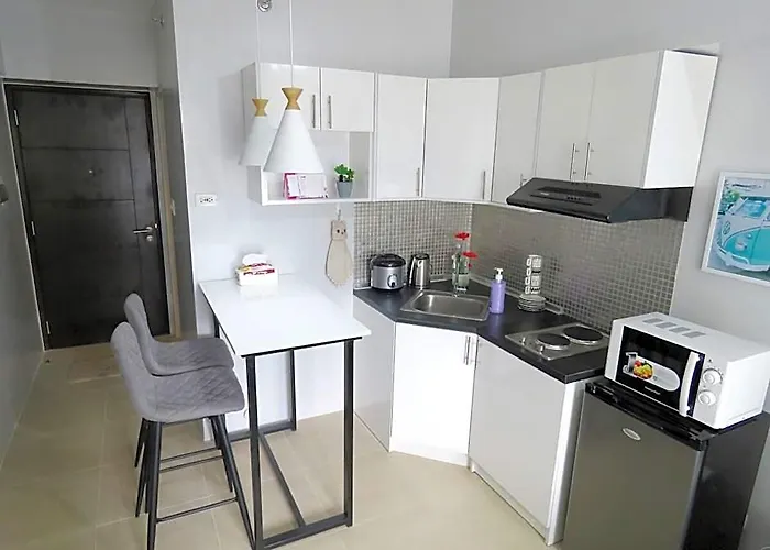 Apartment Living In 24/7 *